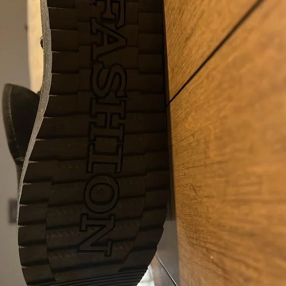 Ankle boot - Picture 2 of 6